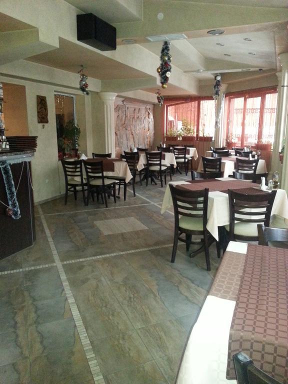 Family Hotel Yola Czepełare Zewnętrze zdjęcie